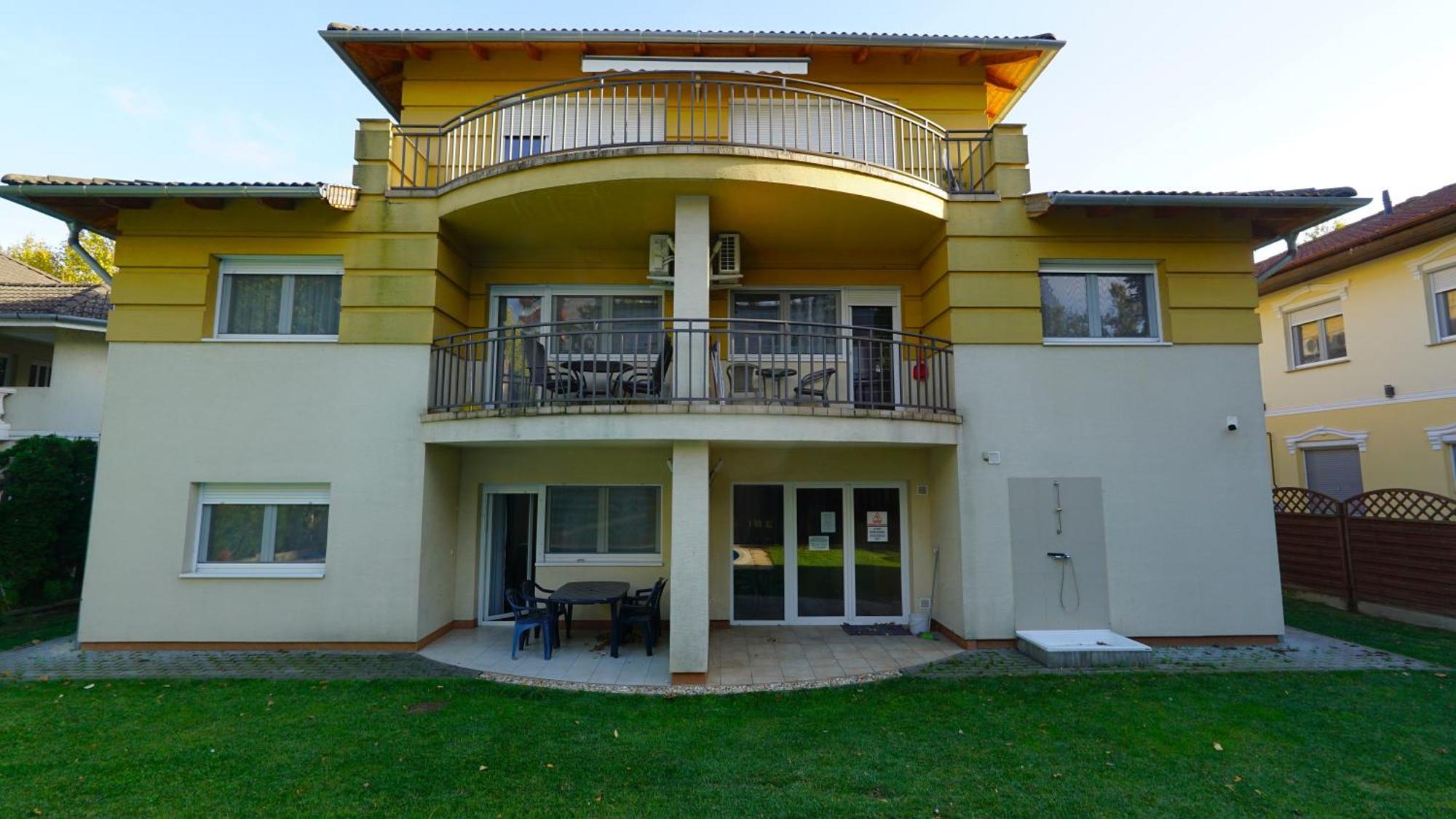 Yellow Sun Apartman Siofok Exterior photo