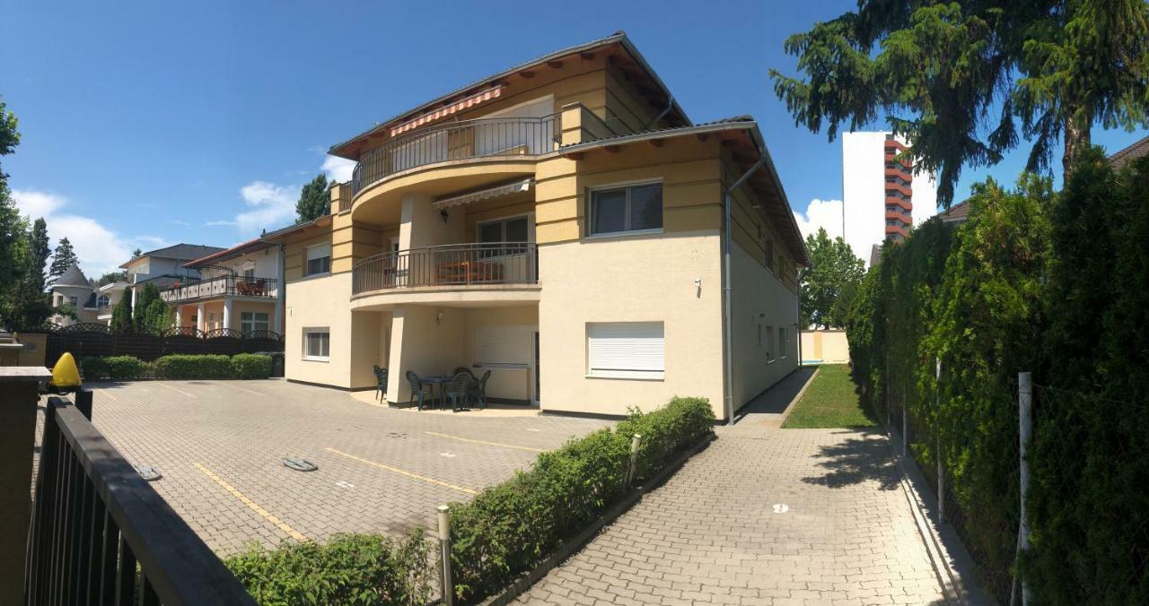 Yellow Sun Apartman Siofok Exterior photo