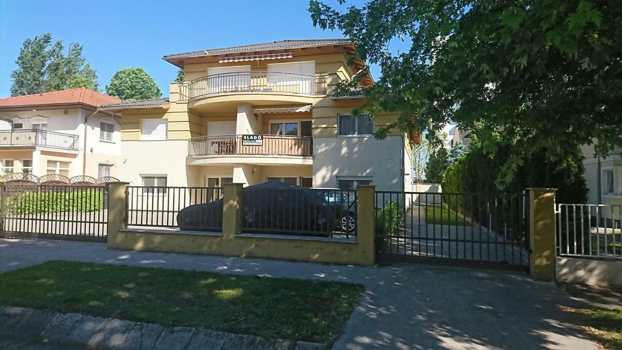 Yellow Sun Apartman Siofok Exterior photo